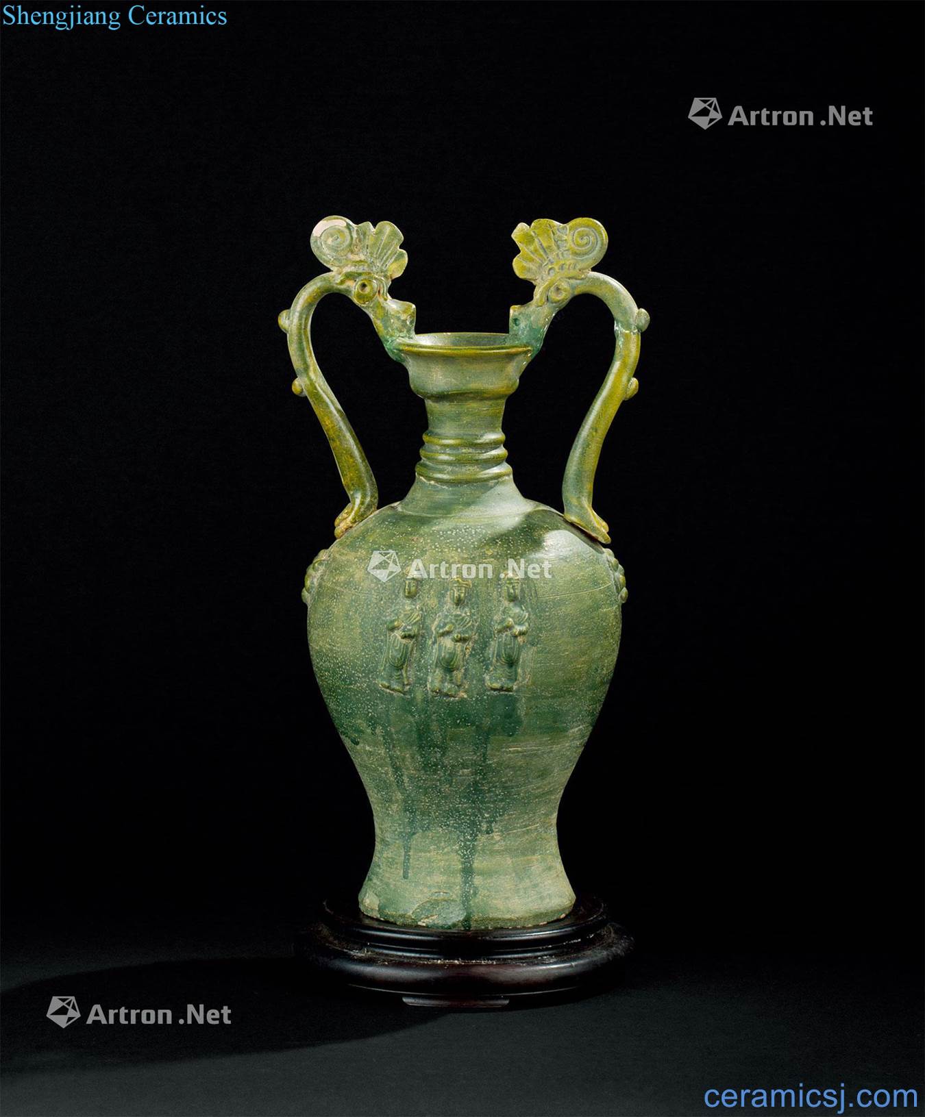 The tang dynasty (618 ~ 907) green glaze vase of my ears