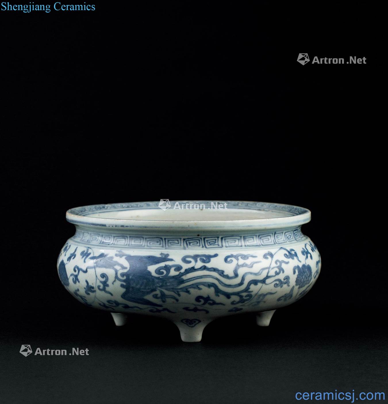 In the Ming dynasty (1368 ~ 1644) blue and white grain three-legged incense burner