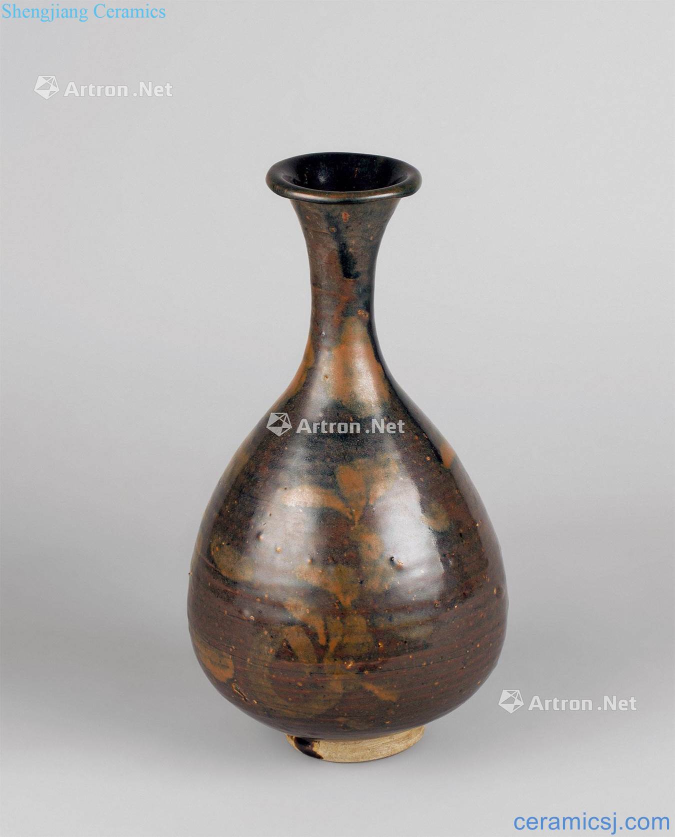 The song dynasty (960 ~ 1279) flower grain iron rust stain okho spring bottle