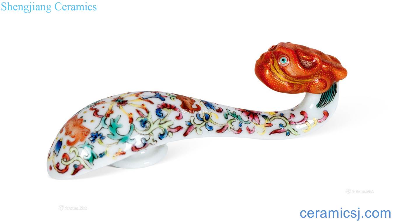Qing qianlong pastel flower dragon hook