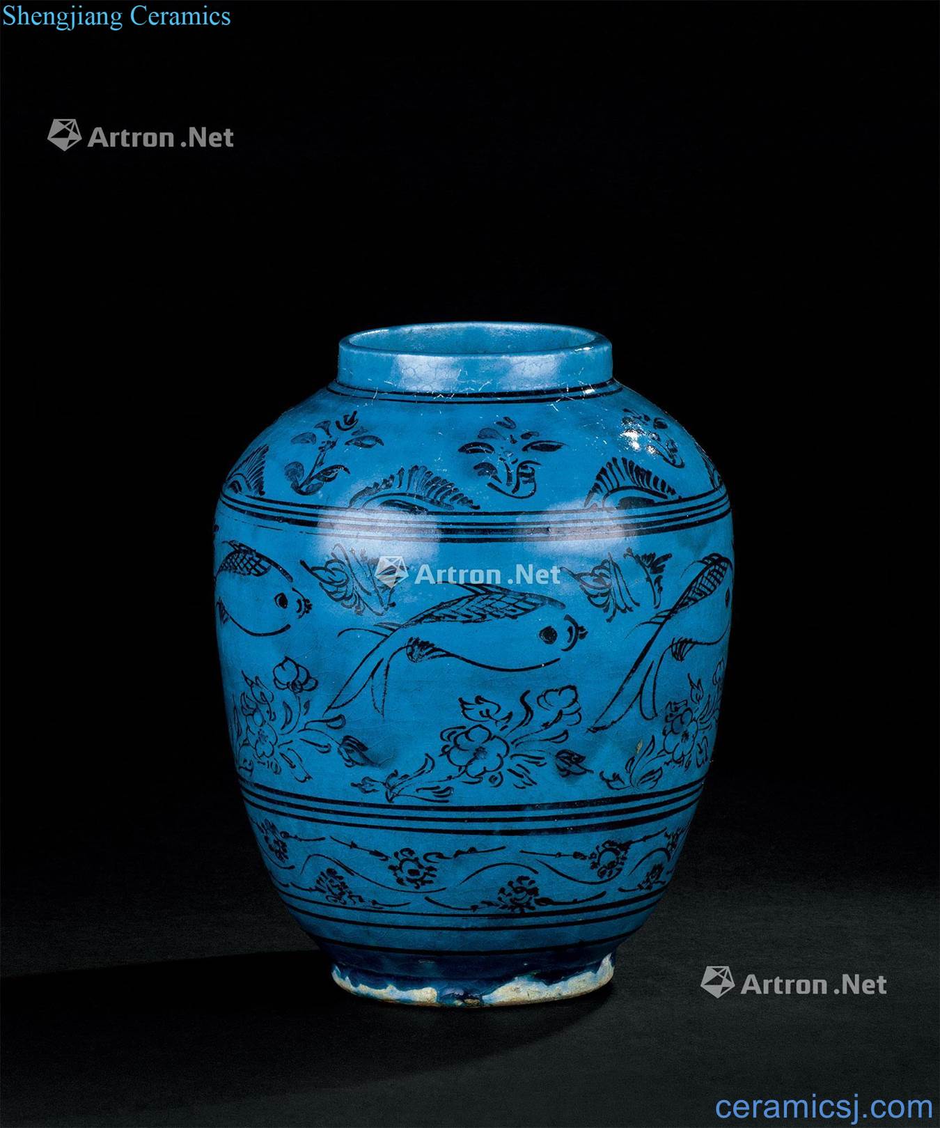 Ming dynasty (1368-1644), blue glaze fishing algae grain tank