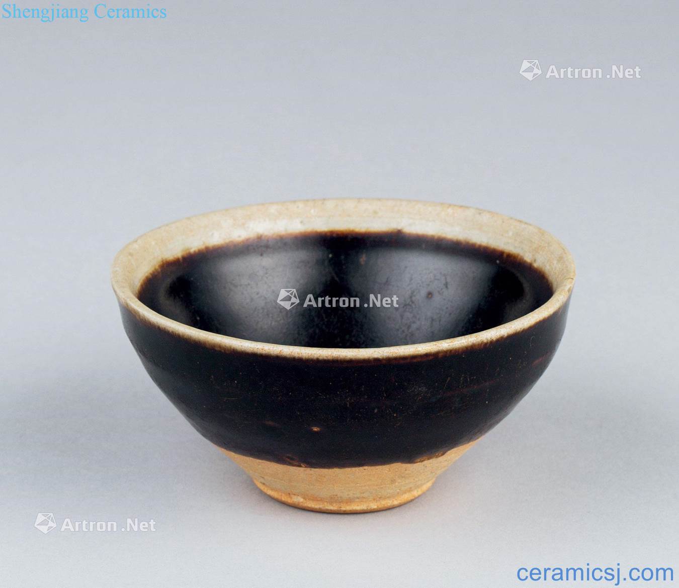 The song dynasty (960-1279), jizhou kiln white round black glaze lamp