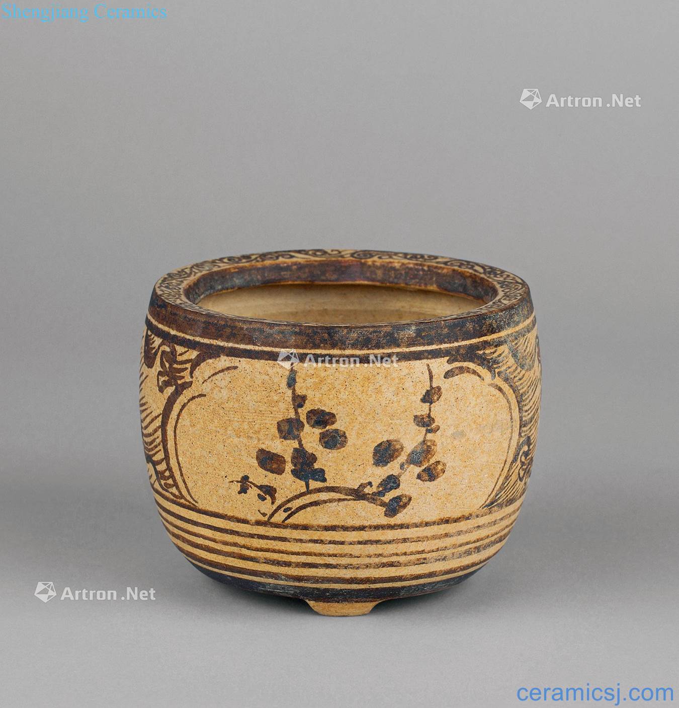 The southern song dynasty (1127 ~ 1279) jizhou kiln flower tattoos three-legged censer