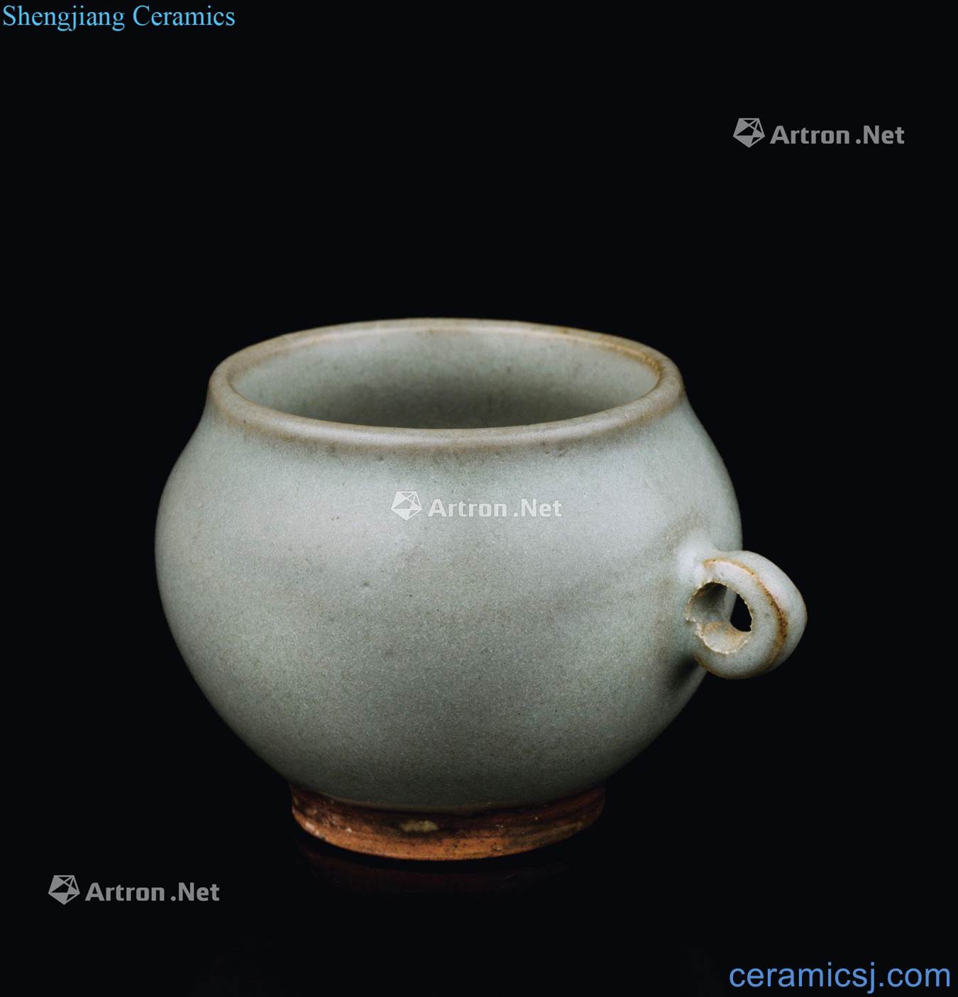 The southern song dynasty (1127-1279), celadon bird food cans