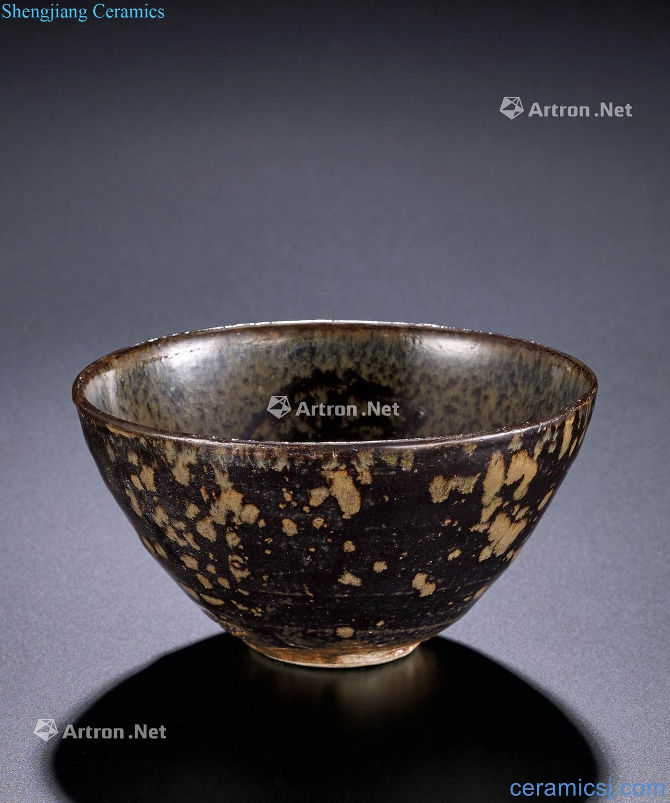 The song dynasty Jizhou kiln paper-cut applique tea light leakage decorative pattern