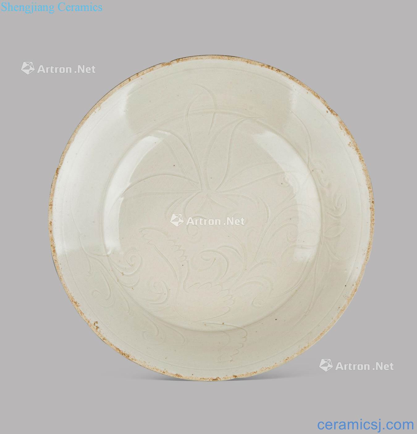 The song dynasty (960-1279), kiln carved flowers grain flower mouth bowl