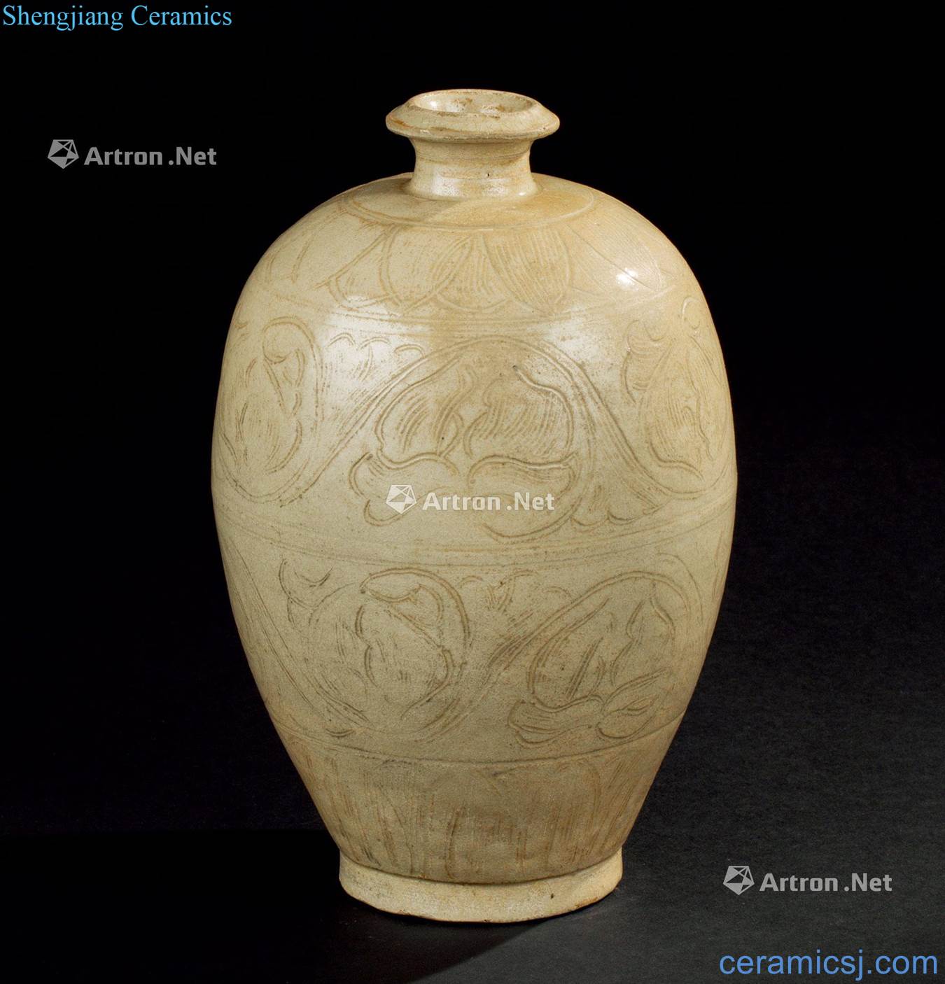 Northern song dynasty (960-1127) blue white porcelain carved flower grain mei bottle