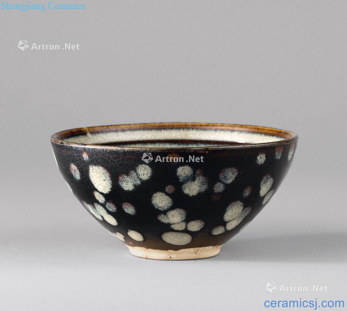 The song dynasty (960-1279), jizhou kiln bowl paper-cut window decals decorative pattern