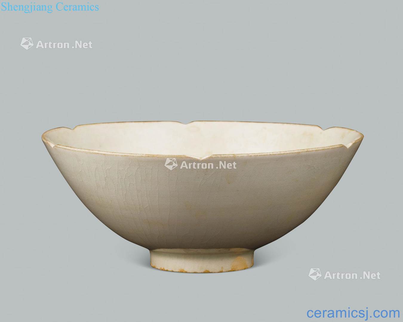 The song dynasty (960-1279), green hand-cut kwai mouth bowl