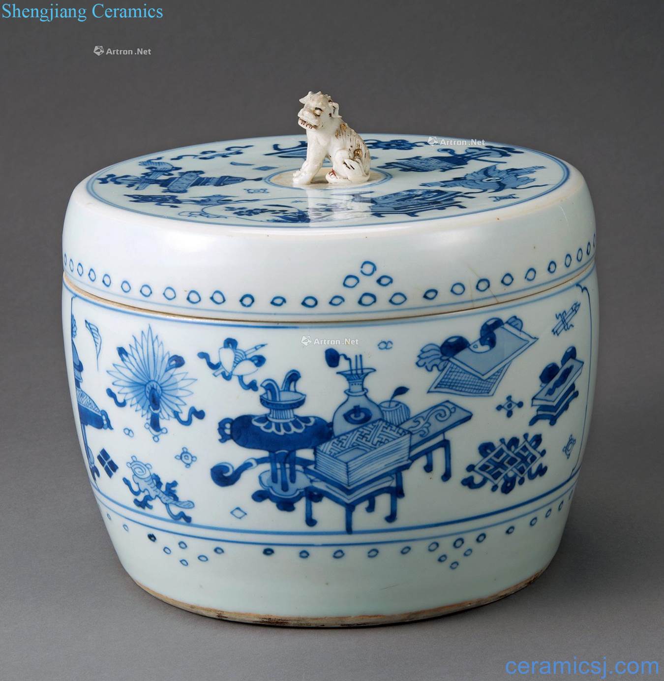The qing emperor kangxi Blue and white, omen lion button too drum cover tank