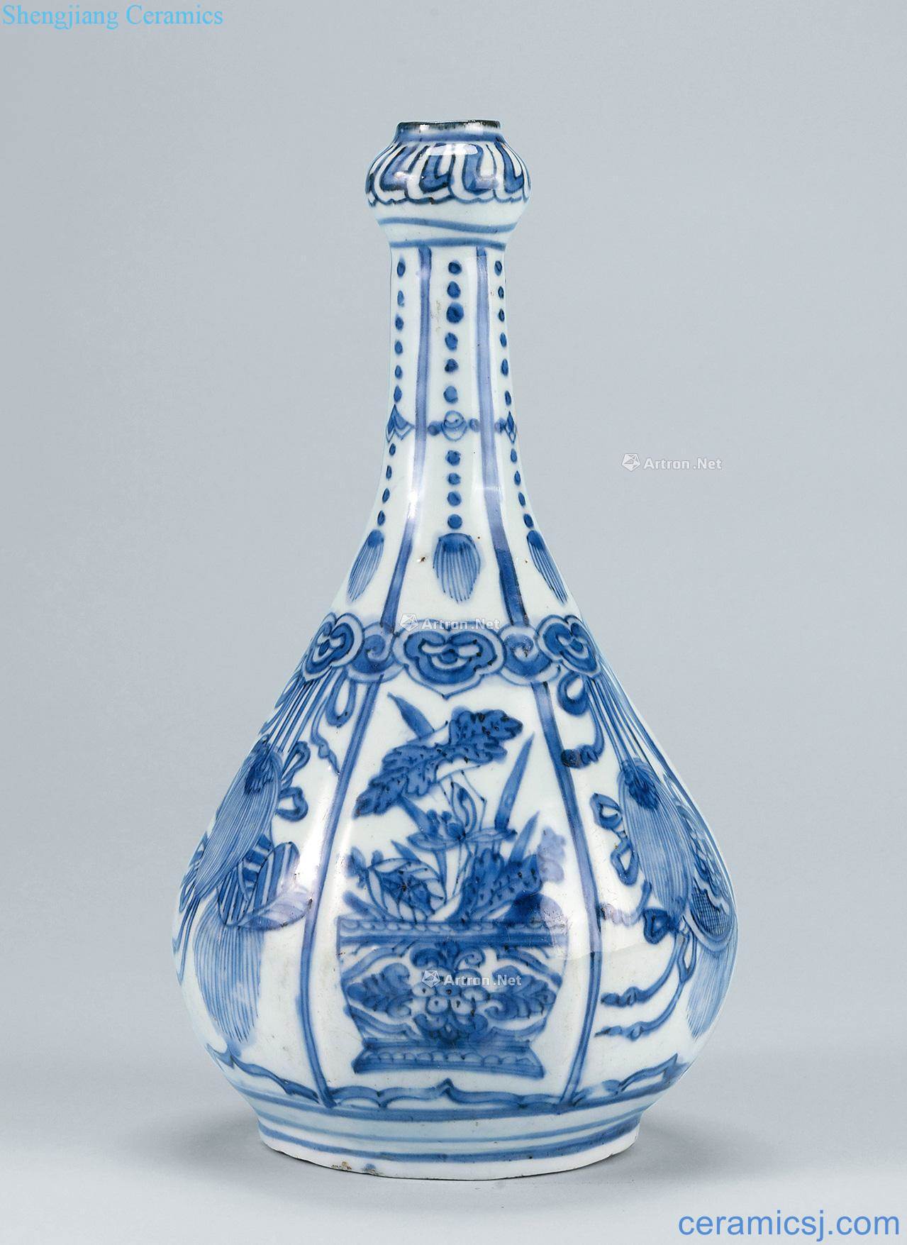 Ming Blue and white garlic bottle