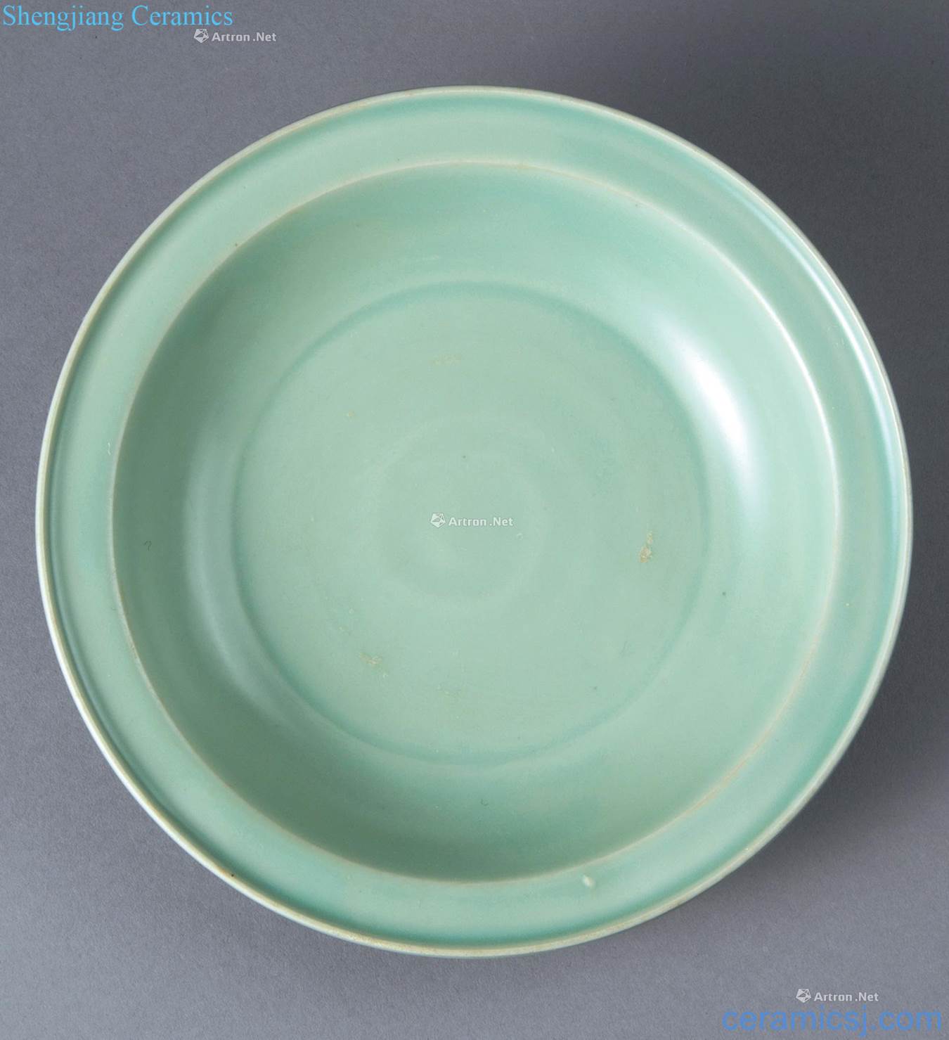The song dynasty longquan celadon tray