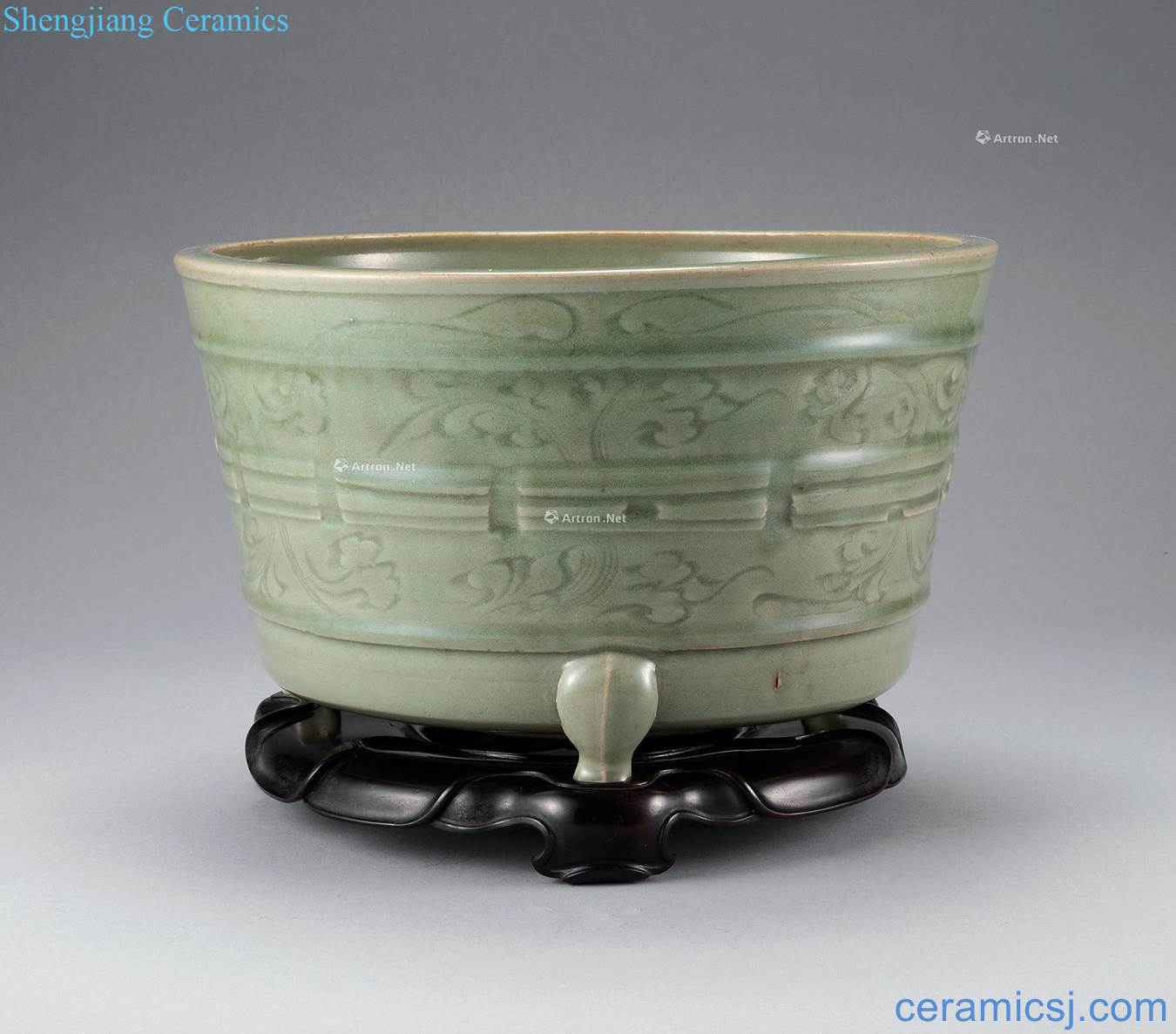 Ming Longquan celadon gossip grain three-legged carved incense burner