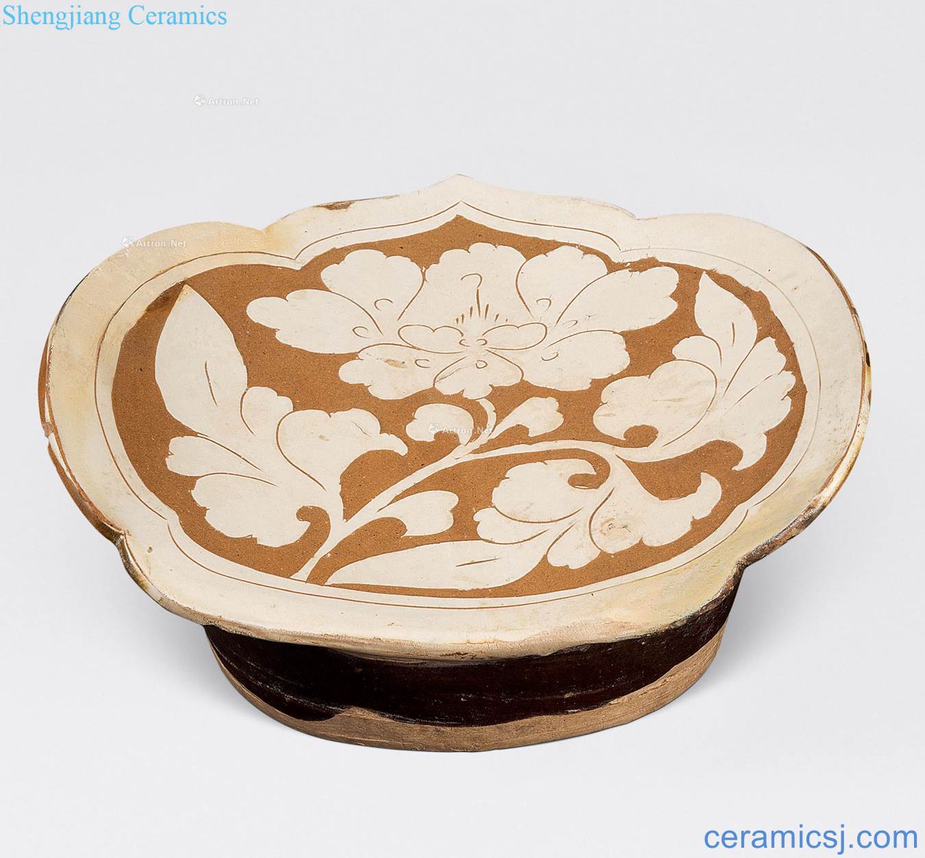 Northern song dynasty, white-floored scratch fall peony grains ruyi shape for pillow