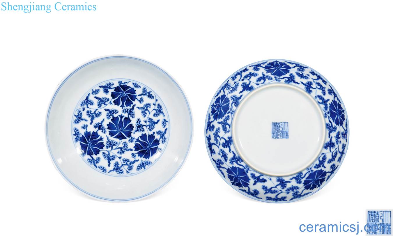 Qing qianlong Blue and white tie up branch flowers tray (a)