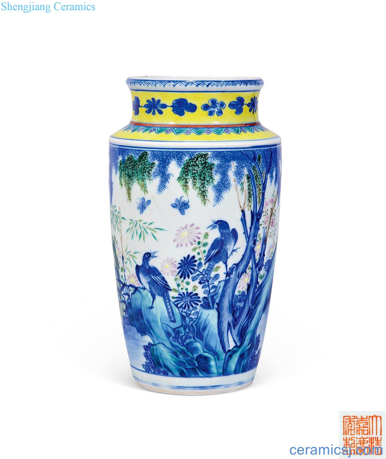 Qing jiaqing blue powder enamel bottle