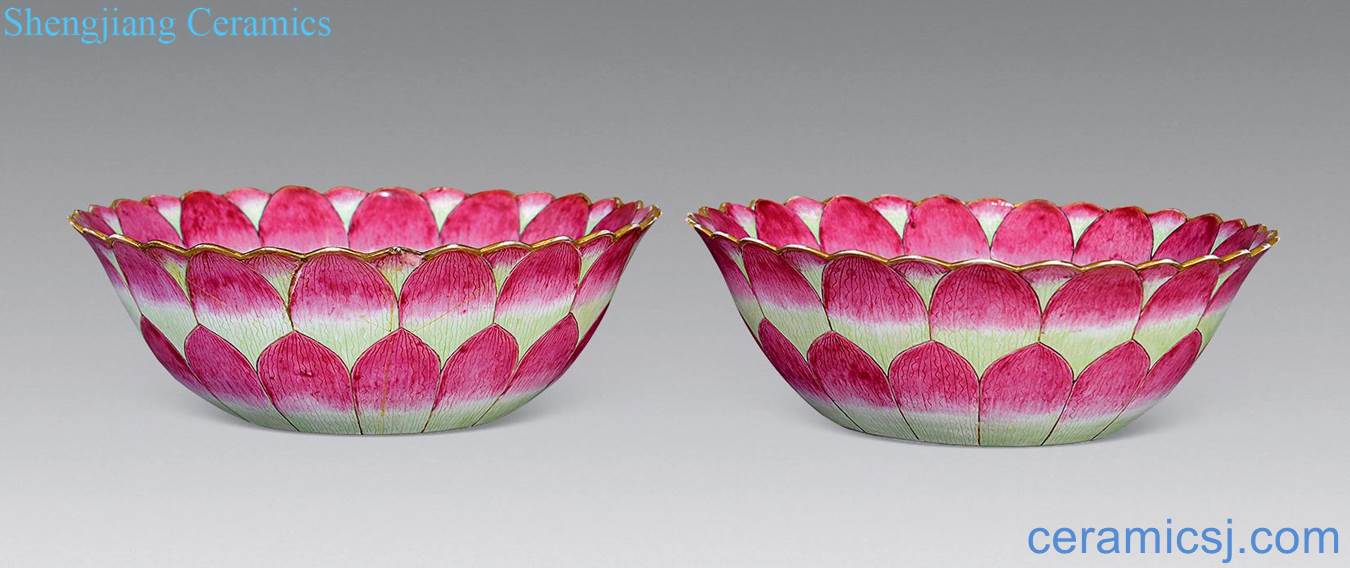Qing jiaqing pastel lotus-shaped bowl (a)