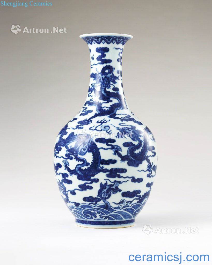 Qing daoguang Blue and white grain bottle, Kowloon