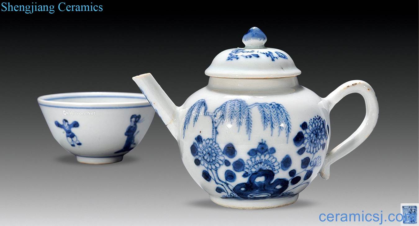 Ming Blue and white lanqiu chrysanthemum pot, godchild cup (or two)