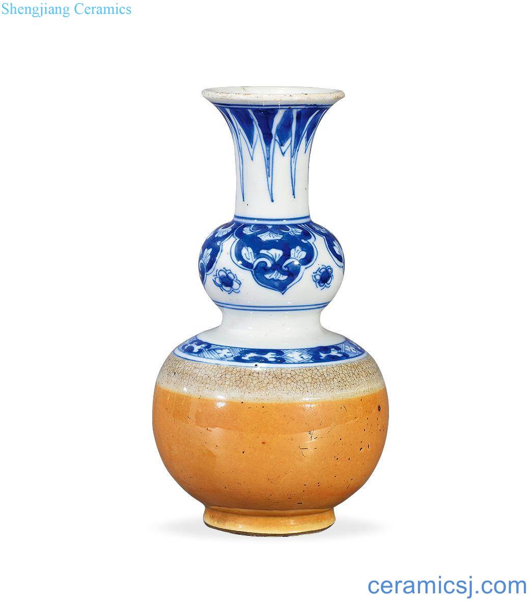 The qing emperor kangxi blue and white sauce glaze bottle gourd
