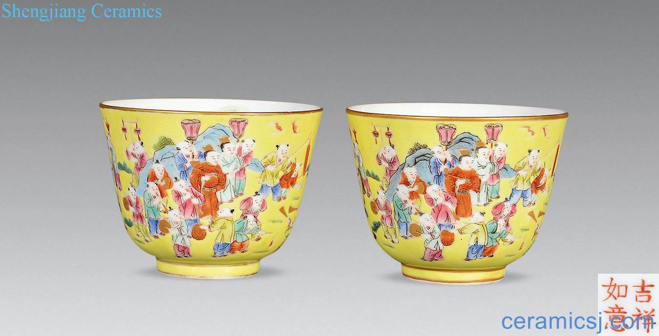 Qing guangxu Yellow powder enamel baby play cup (a)