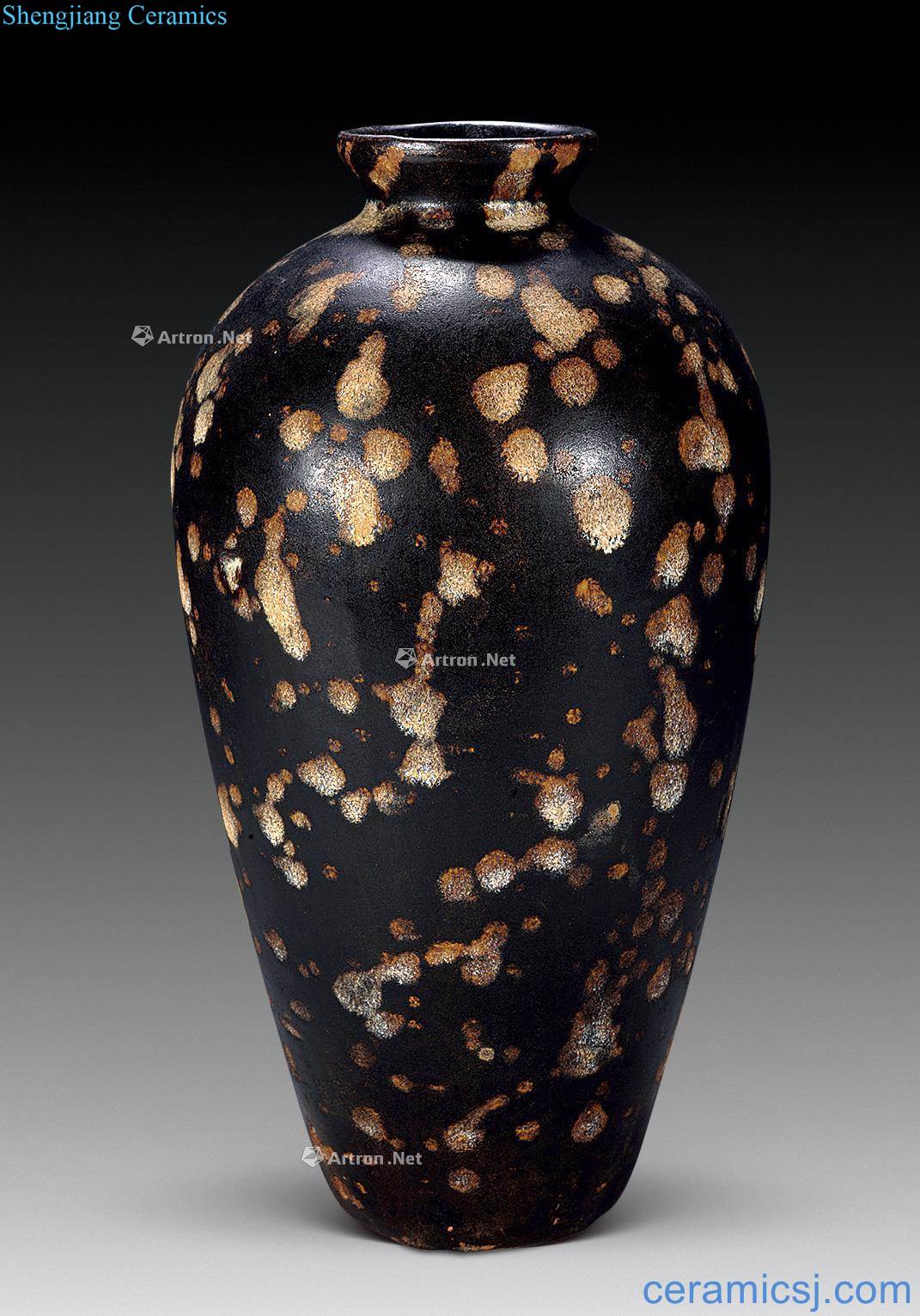 The song dynasty jizhou kiln hawksbill glaze bottle