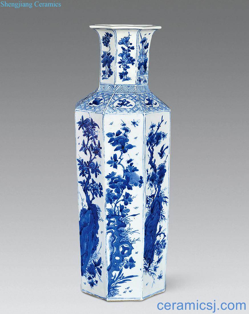 The qing emperor kangxi Blue and white flower vase