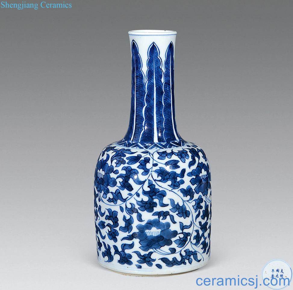 The qing emperor kangxi Blue and white lotus flower grain bell honour