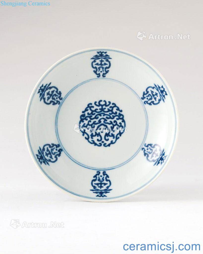 Qing daoguang Blue and white honeysuckle ruyi tray