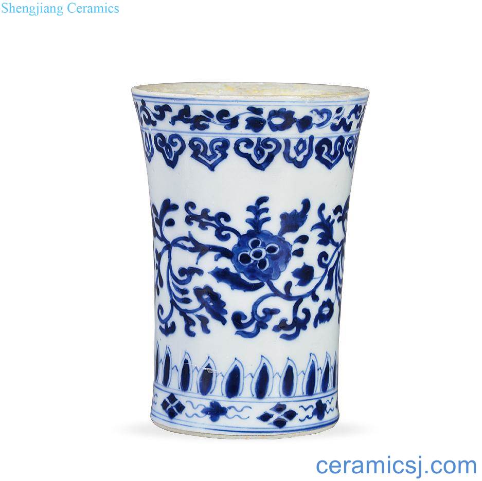 The qing emperor kangxi Blue and white flowers around branches pen container