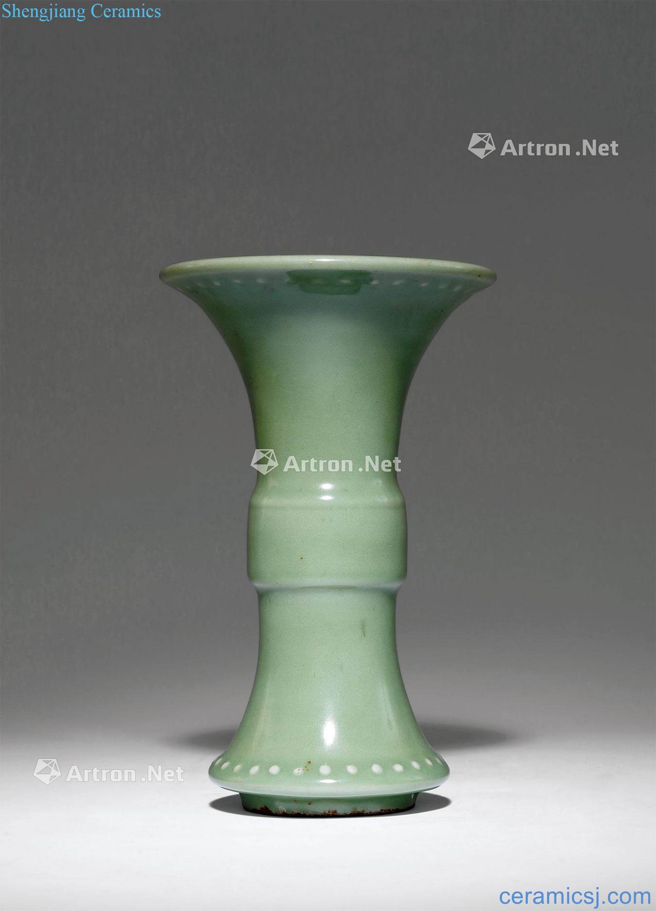 Ming Longquan celadon nail flower vase with milk