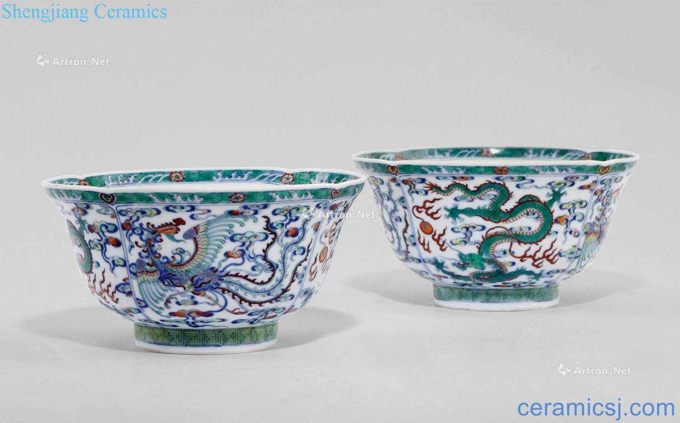 Qing yongzheng Bucket color xiangyun longfeng grain kwai mouth bowl (a)