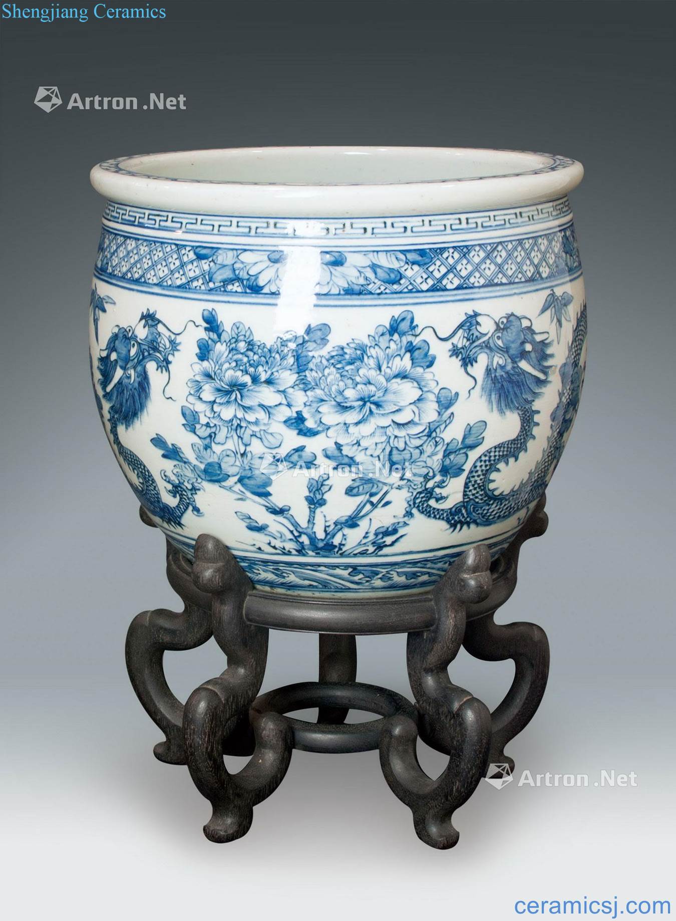 In late qing dynasty blue and white floral print cylinder attached to the base