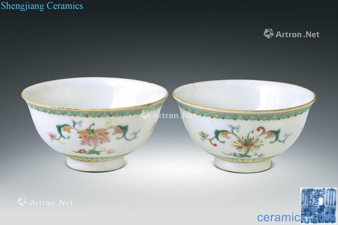 Qing qianlong pastel flowers green-splashed bowls of a couple