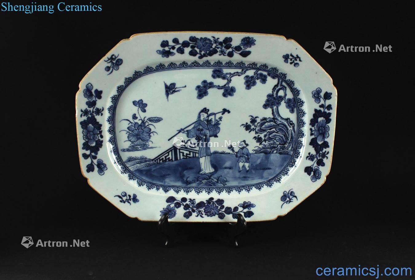Blue and white export mago offered shou wen qing qianlong flower square plate