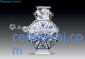 In the Ming dynasty Blue and white in a vase with a dragon