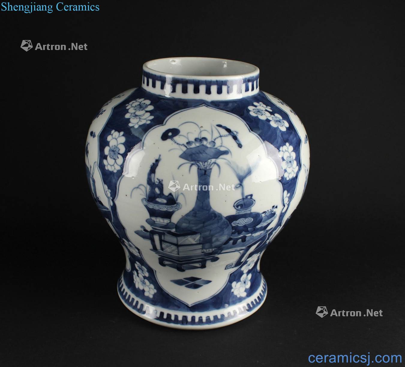 In late qing dynasty blue and white ice plum medallion antique grain tank