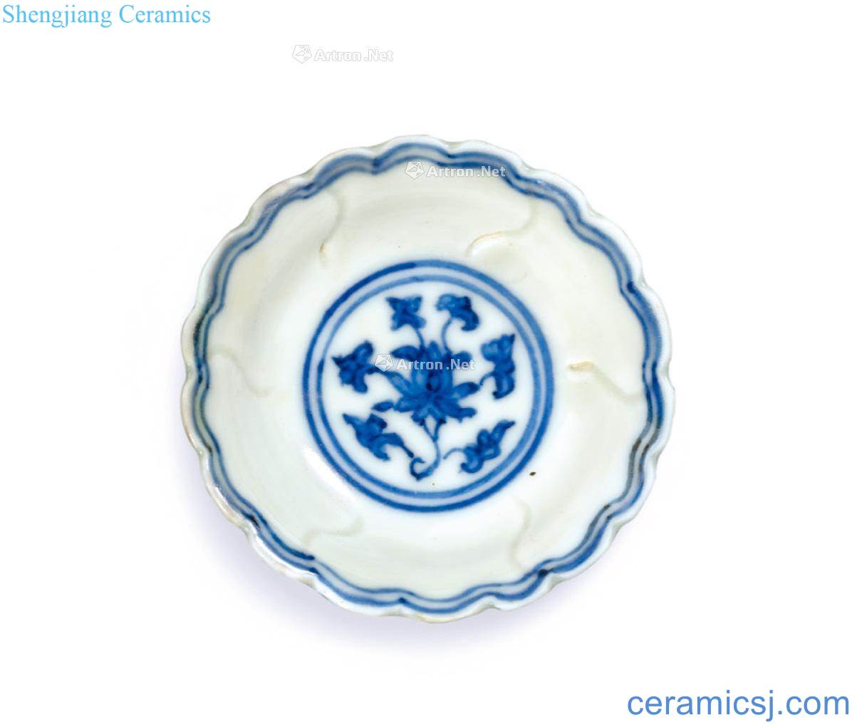 Ming jiajing Blue and white flower grain pocket Dan medicine plate