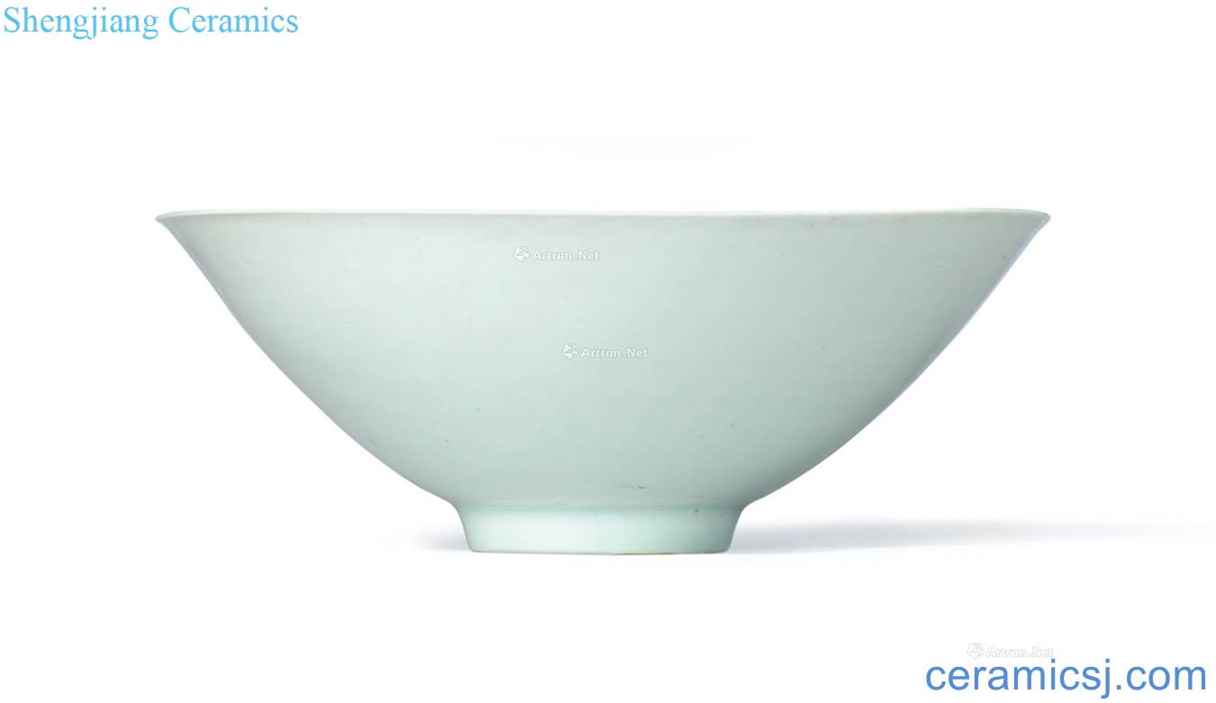 The southern song dynasty Green white glaze hand-cut even the birth of dai li type bowl