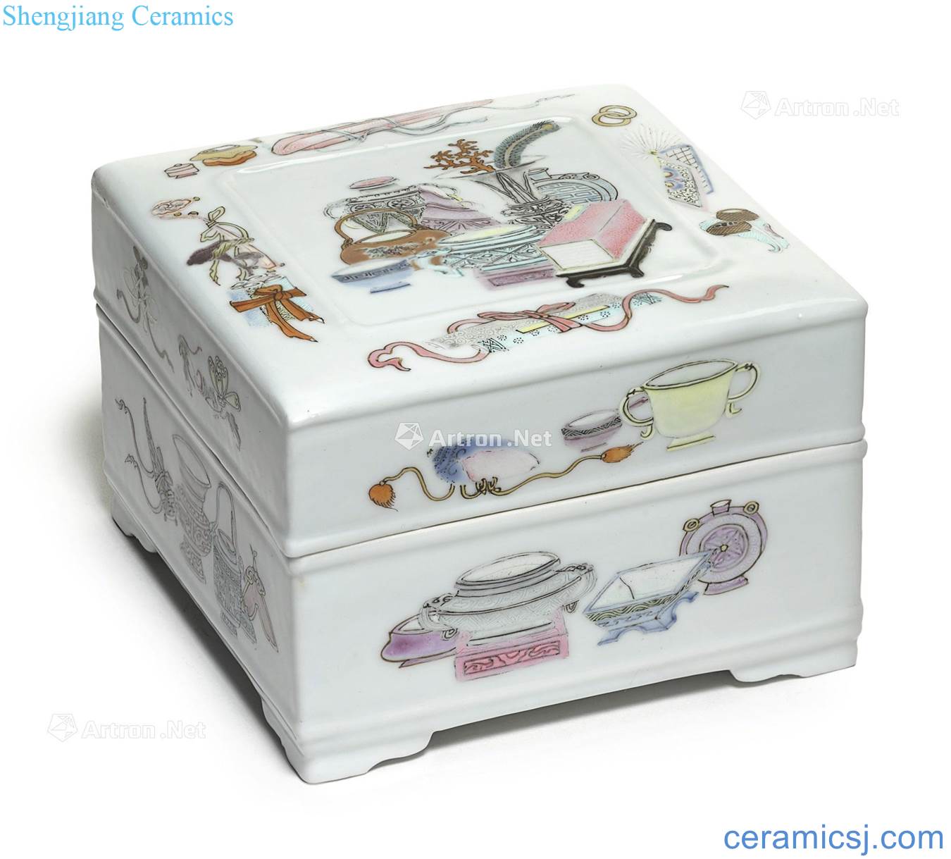 Qing yongzheng pastel antique figure cover box