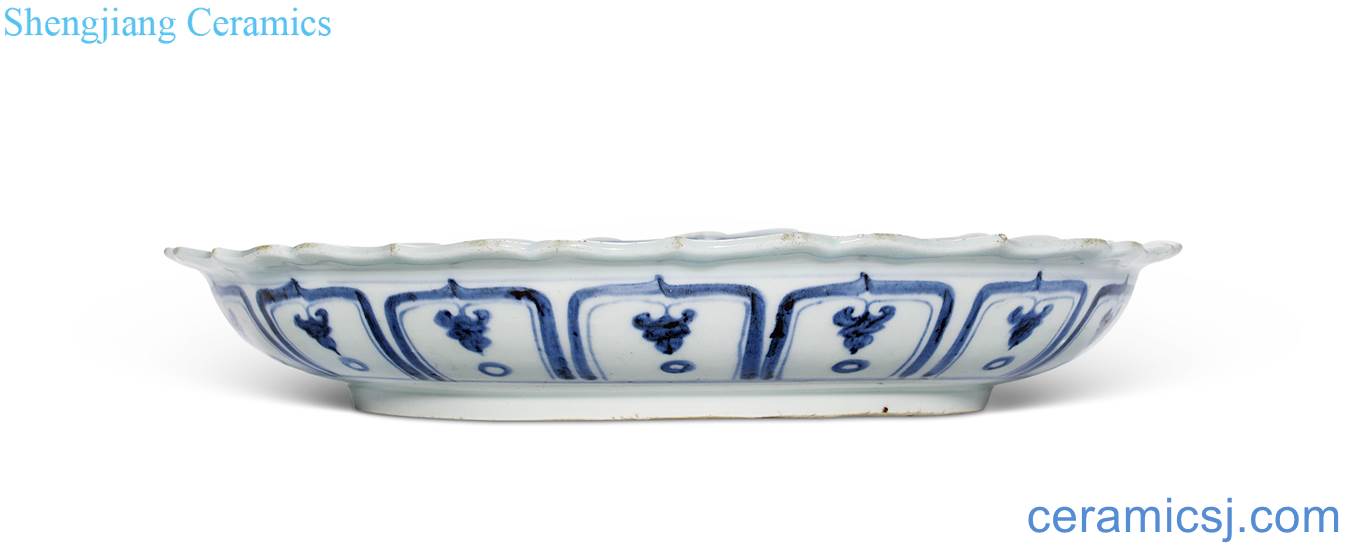 yuan Blue and white lotus pond yuanyang wen ling mouth tray