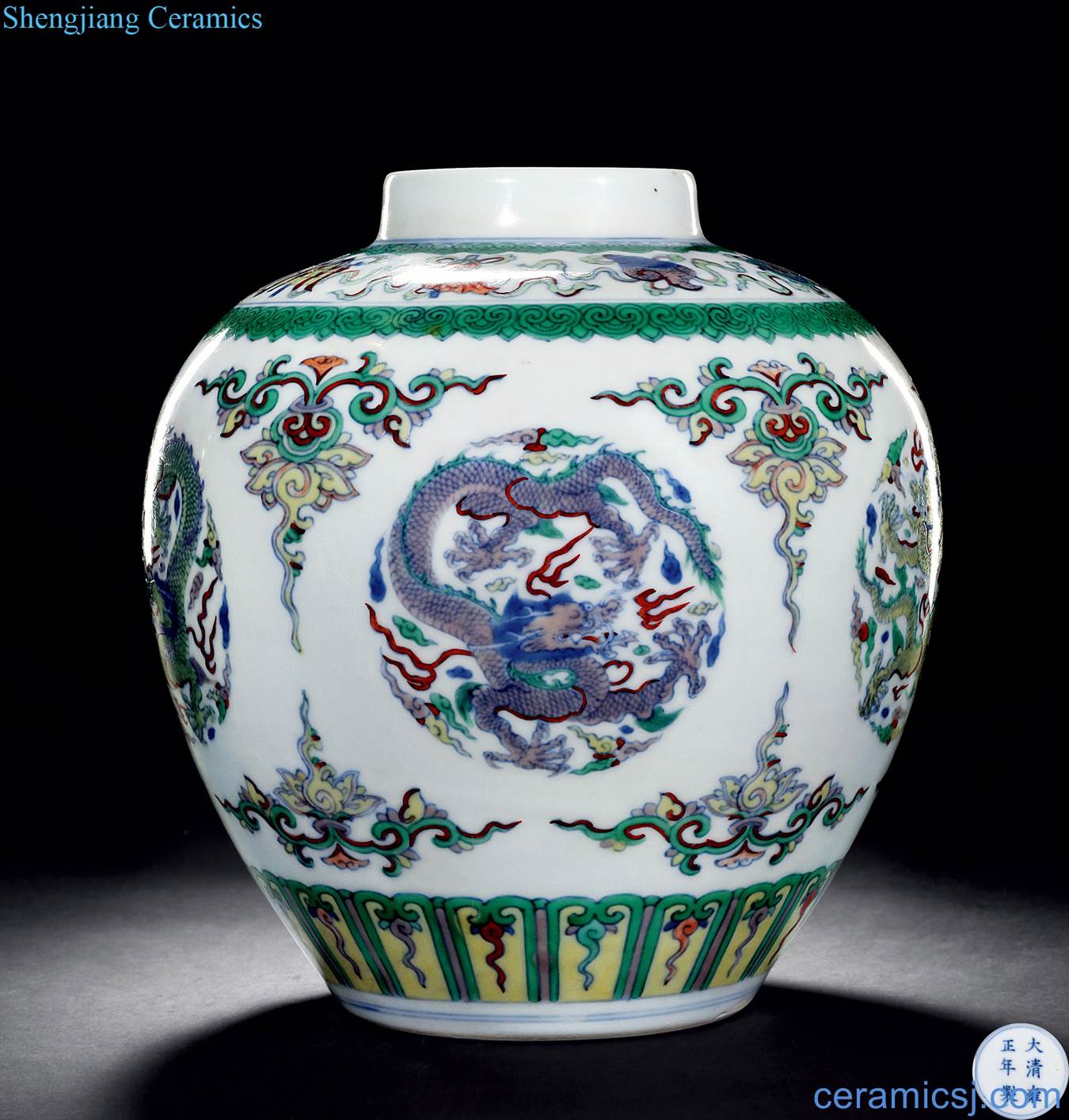 Qing yongzheng bucket color eight auspicious dragon tank