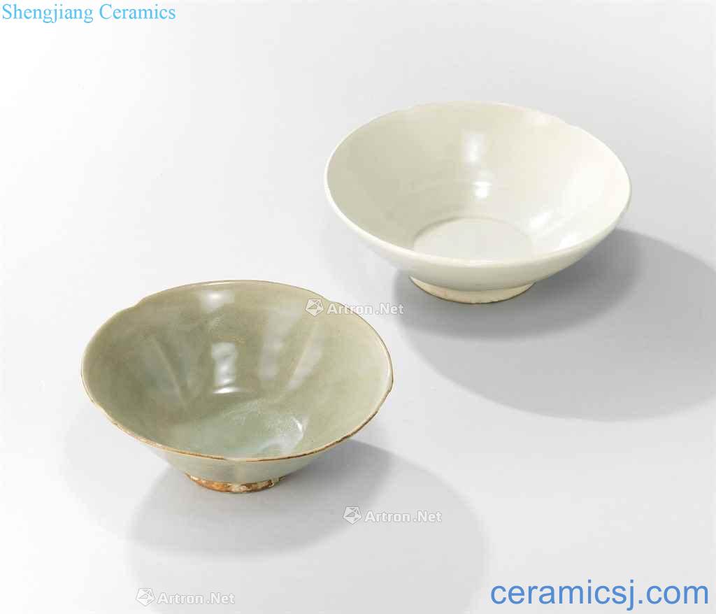 The five dynasties Xing kiln craft flower 盌 mouth Yao state kiln green glaze flower 盌 mouth