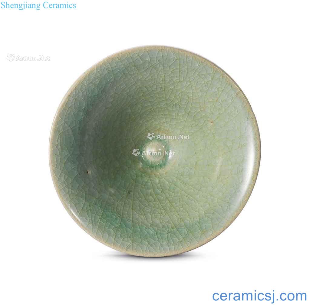 The southern song dynasty Small 盌 longquan green glazed hat to type