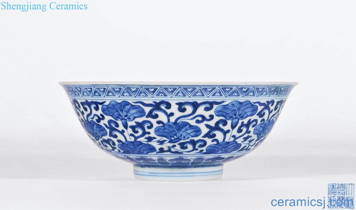 Qing jiaqing Blue and white tie up branch alfalfa pattern bowl