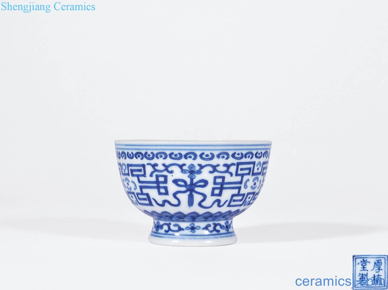 Mid qing Blue and white beast grain cup