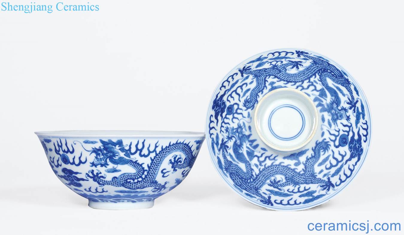 In late qing dynasty Blue and white YunLongWen tureen