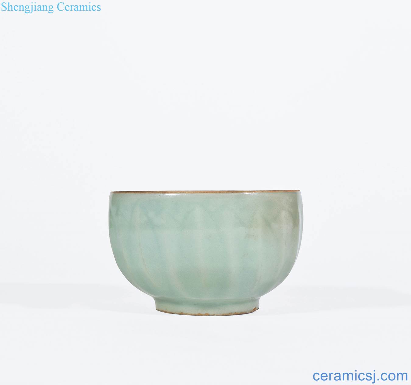yuan Longquan celadon powder blue glaze lotus-shaped bowl