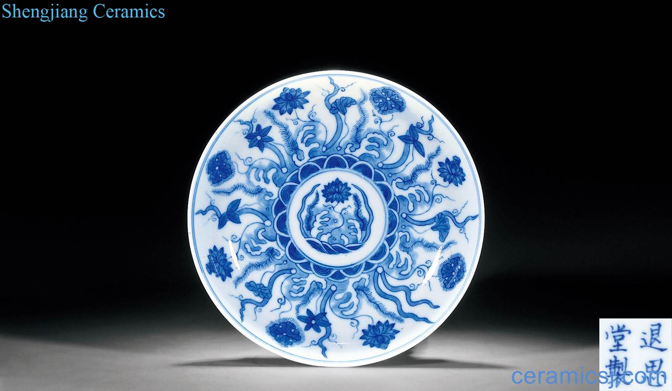 In late qing dynasty Blue and white lotus pond figure