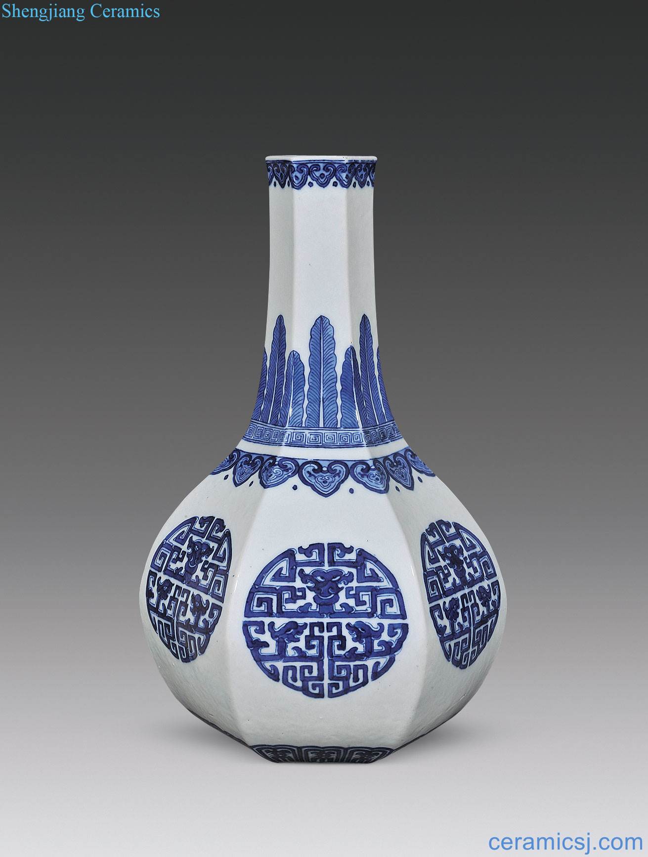 In late qing dynasty Blue and white group therefore grain vase